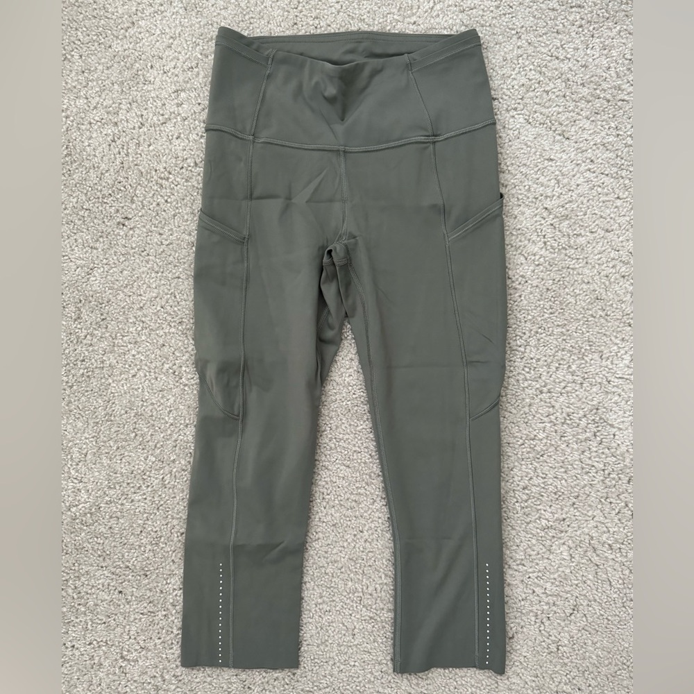 Lululemon Leggings Fast & Free / Size 4 / Green / Crop 17